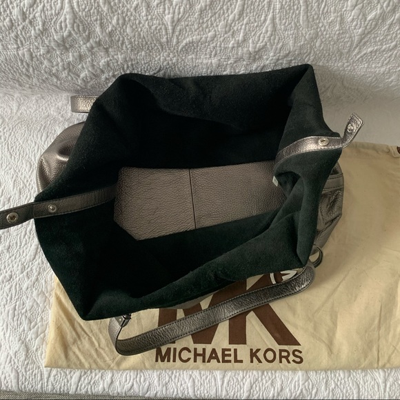 Michael Kors genuine leather purse - Picture 3 of 6